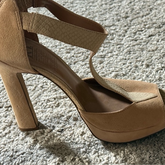 MR KT tan heels - Picture 6 of 9